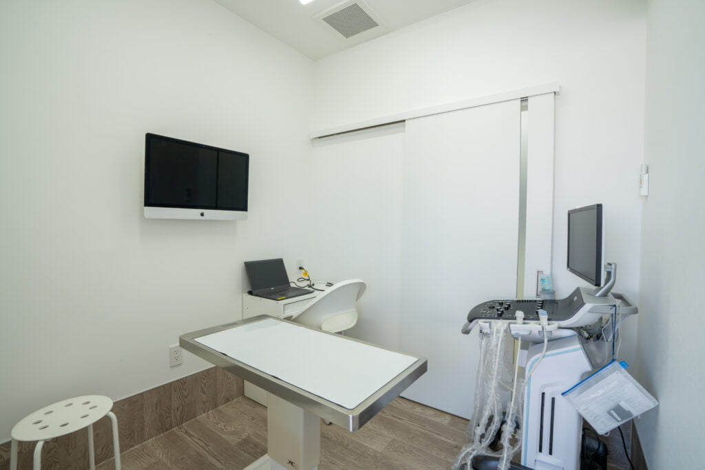 診察室（犬猫）